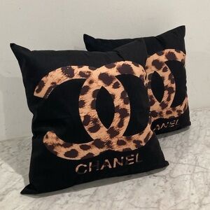 NEW CC Black Velour Square Accent Pillows Leopard Graphics 16x16
